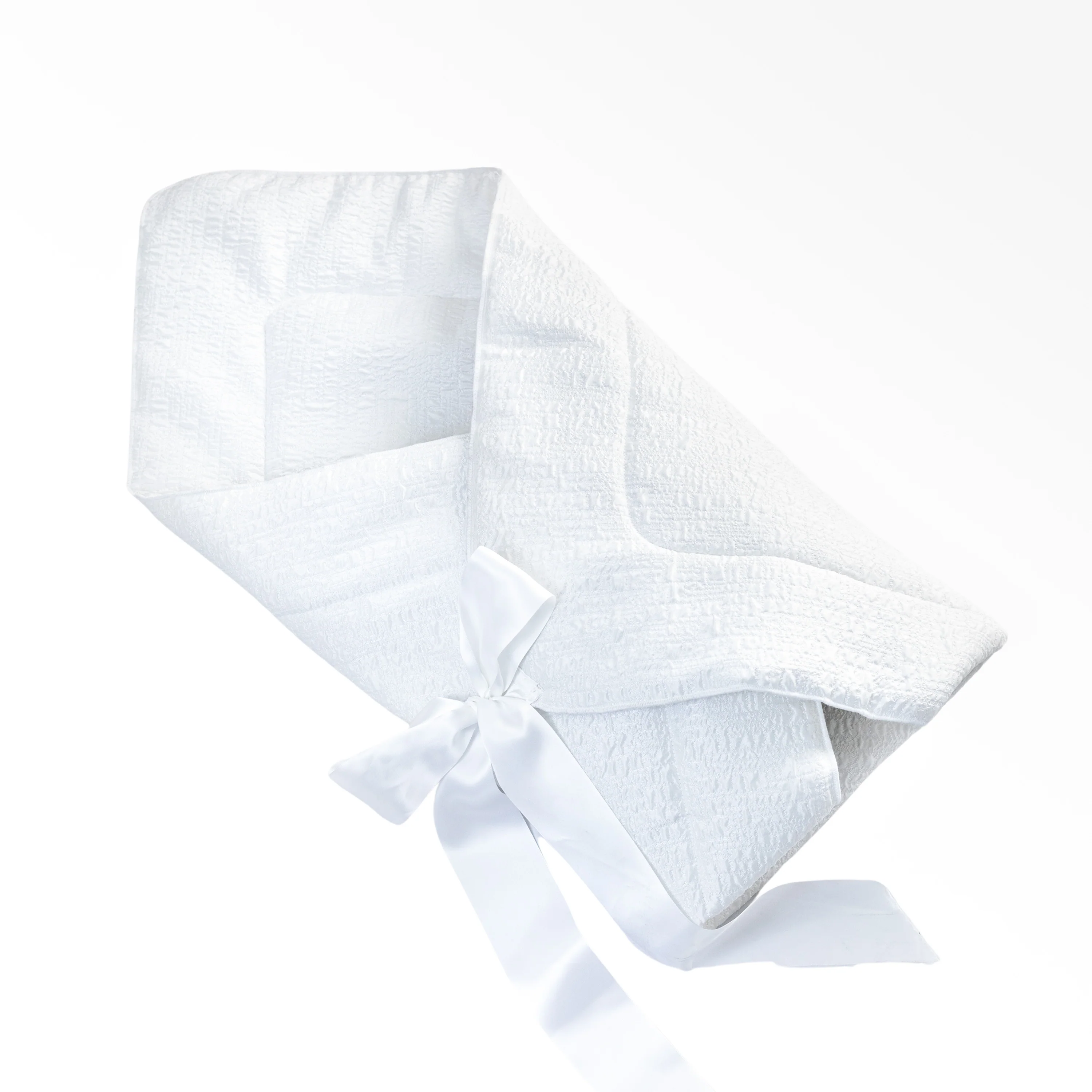 White Elegance Cradle Bedding - Image 4
